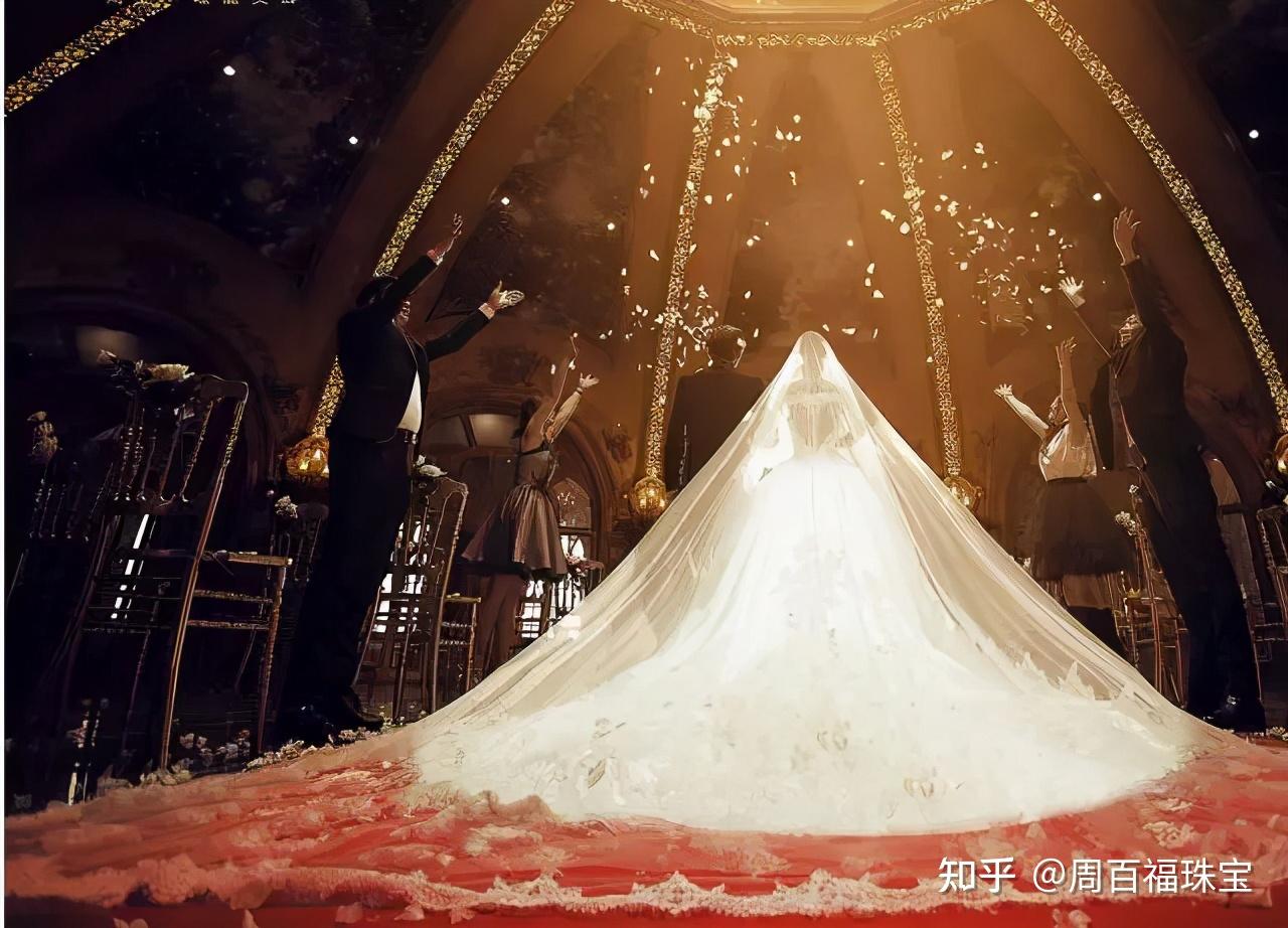 我市相关部门举行就业服务进校园活动